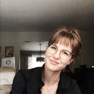 Meet your Posher, April